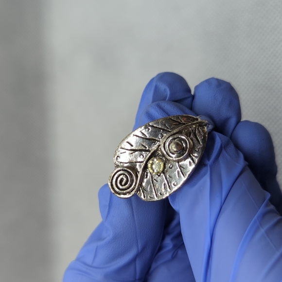 Swirly leaf ring 💍 - Picture 8 of 8